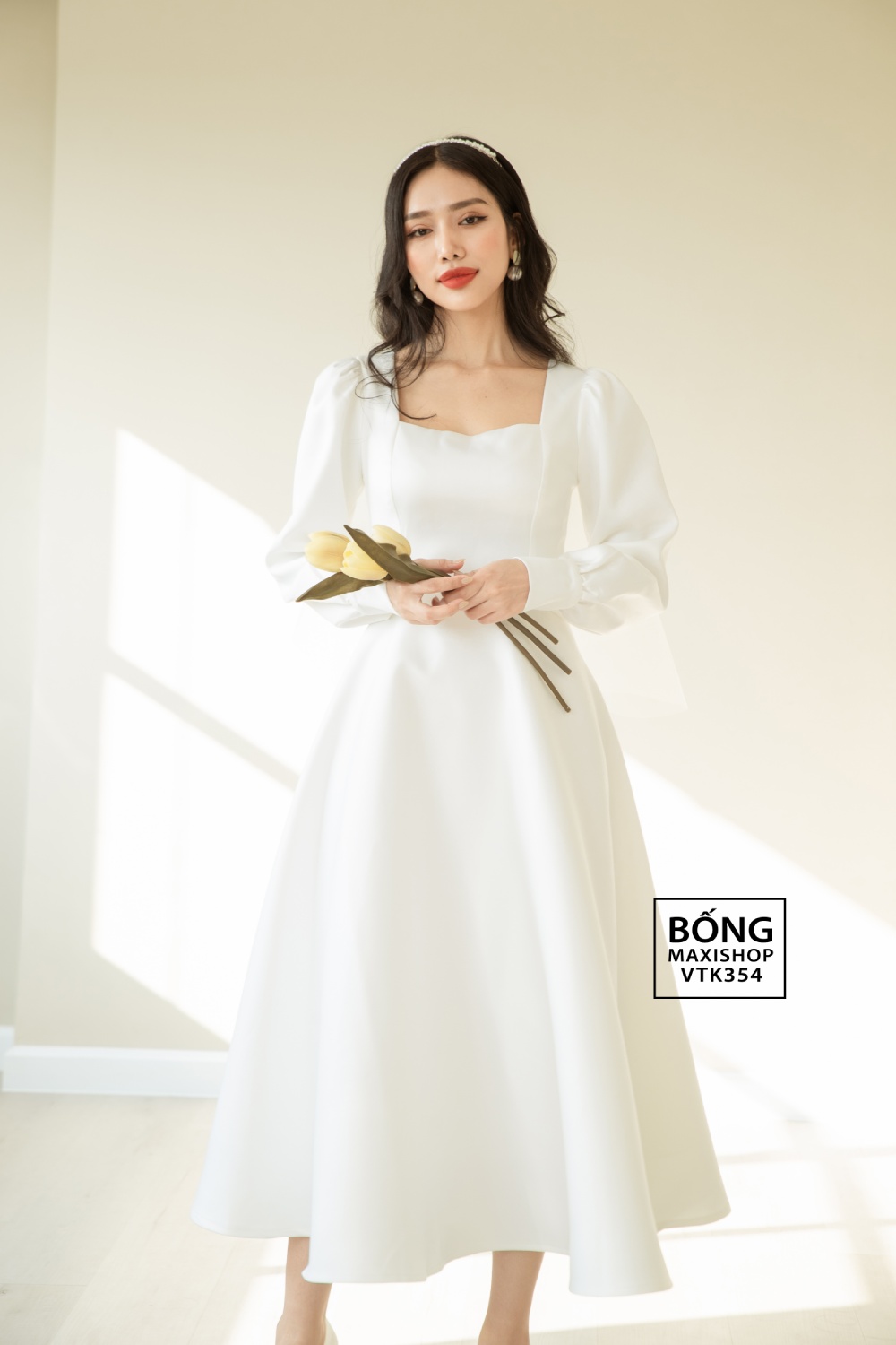 Đầm cưới trắng lụa Hàn cổ vuông tay dài VTK354