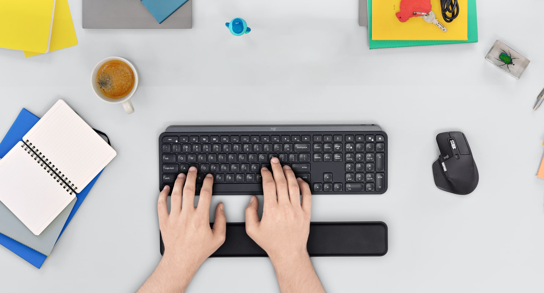 Bàn phím không dây Logitech MX Keys For Business 2 mx keys full screen feature 3 image desktop