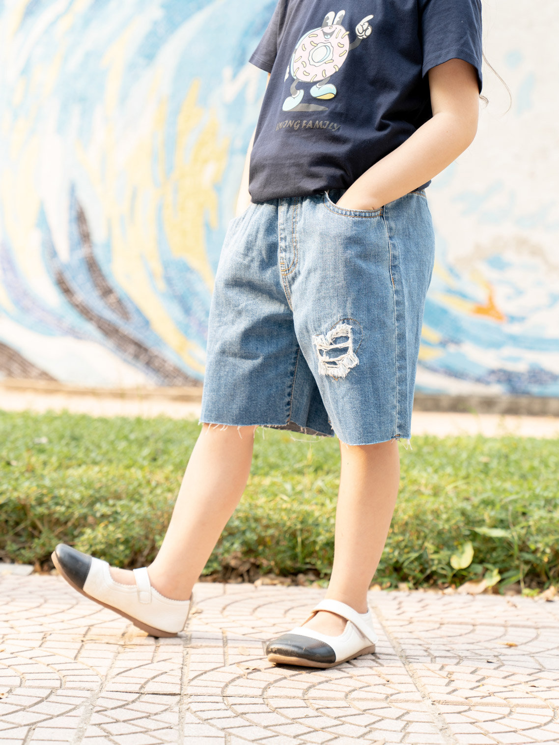 Quần Short Jean Trẻ Em Lưng Thun Cào Rách