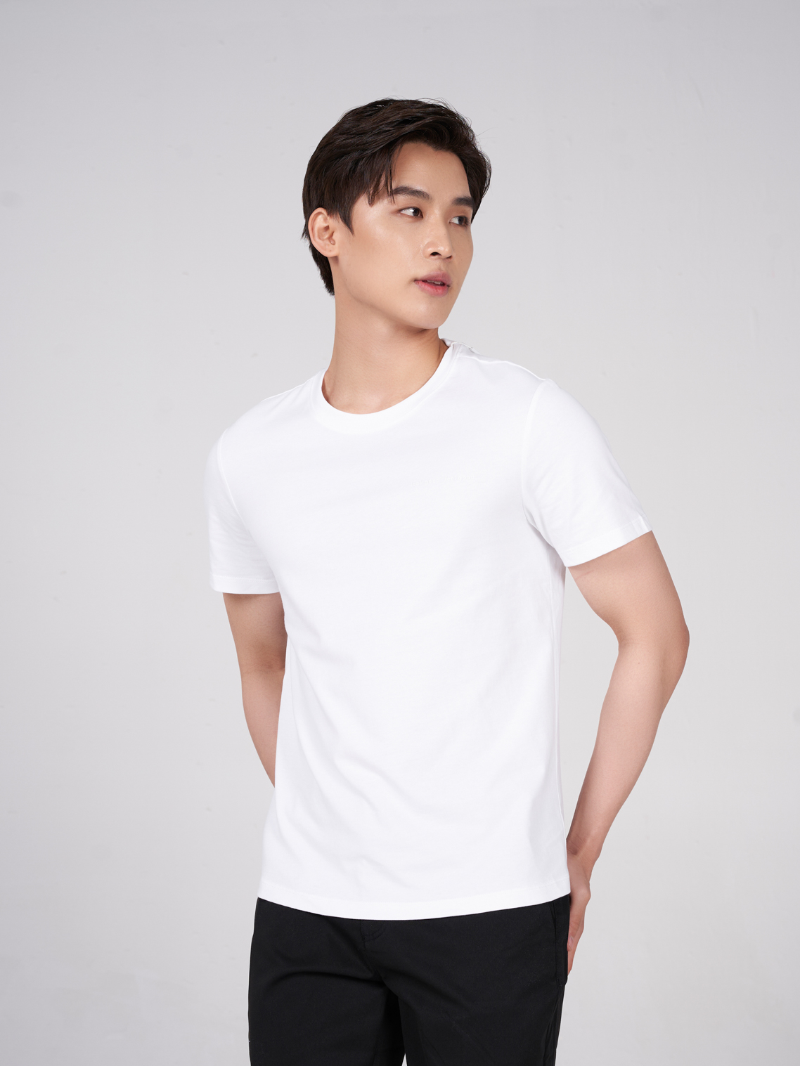 Áo T-Shirt Nam Cotton Compact Cổ Tròn In Ngực