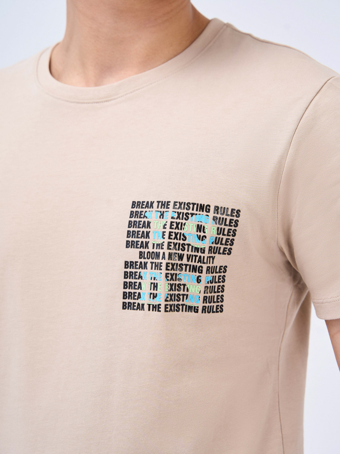 Áo Phông Nam Cổ Tròn In Chữ Break The Rules