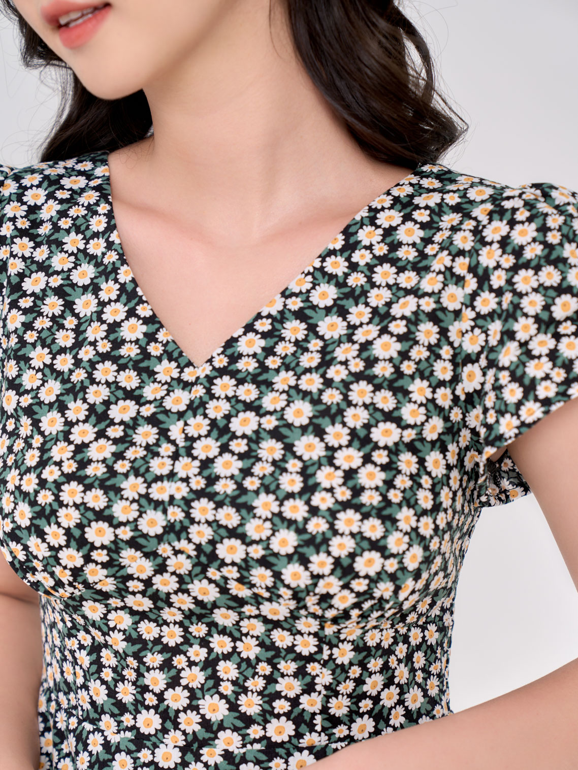 Váy Xòe Hoa Nhí Chiết Eo Cổ Tim