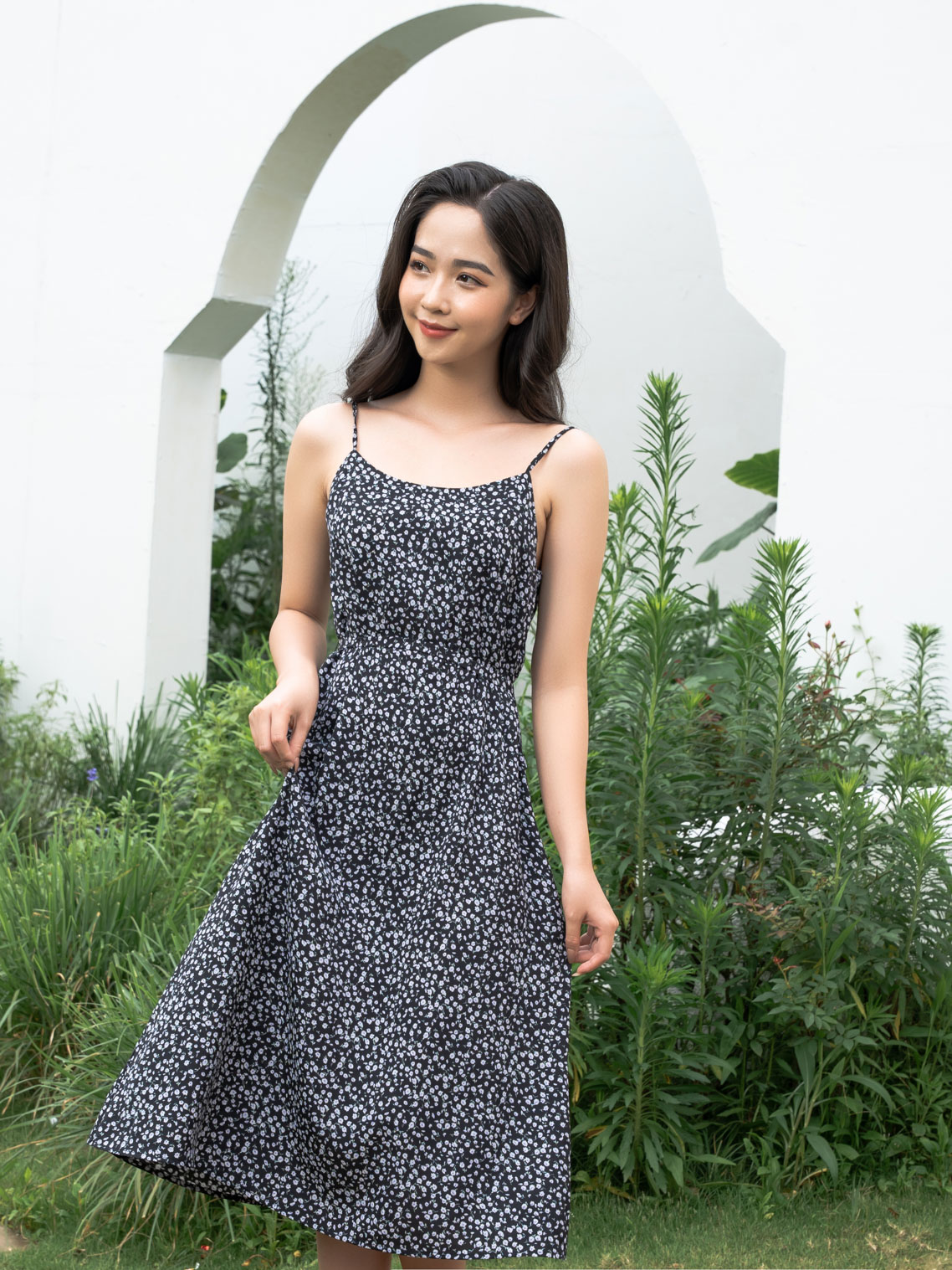 Đầm 2 Dây Hoa Nhí Dáng Xòe Mới Nhất 2020 Váy Nữ Kiểu Maxi Màu Đen Cho Tuổi  Trẻ Xinh Đẹp Dự Tiệc Đi Chơi Dạo Phố - VAXI | Shopee Việt Nam