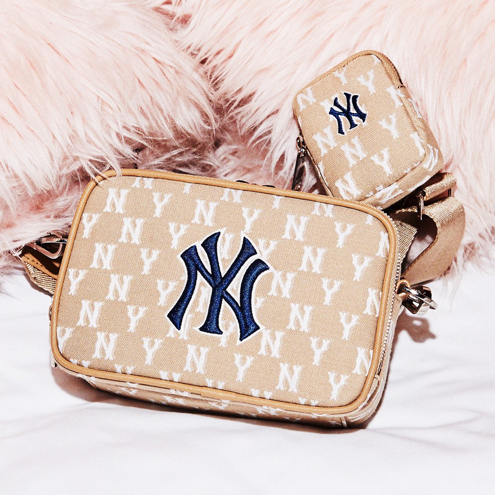 Túi MLB Classic Monogram Jacquard Mini Crossbody Bag New York Yankees Beige
