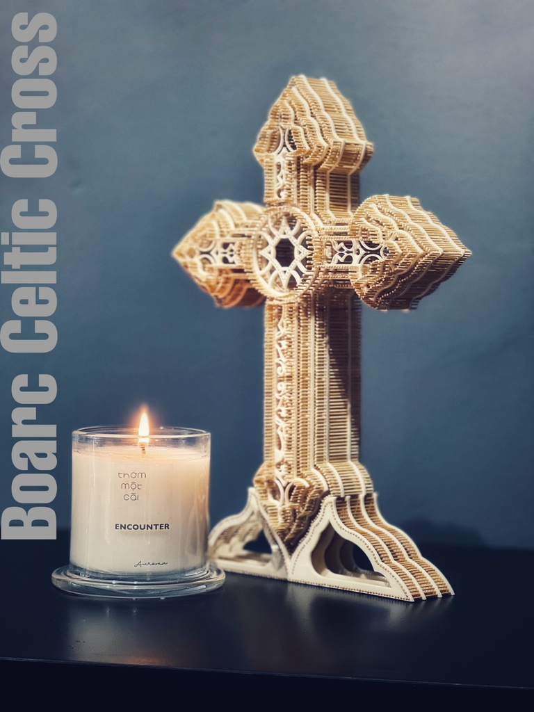 Boarc Celtic Cross