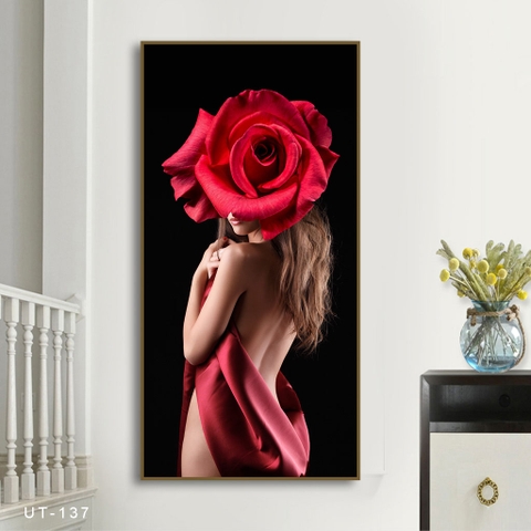 Tranh nghệ thuật cô gái và hoa hồng UT-137