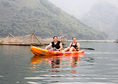 Mai Chau 2 days 1 night tour – Cycling, Boat trip and kayak