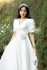 Váy cưới phi nhật trắng cổ V hoa eo lửng DC553