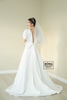 Váy cưới phi nhật trắng hở lưng V đuôi nơ DC572