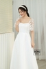 Váy cưới phi nhật trắng tay con lông vũ DC541